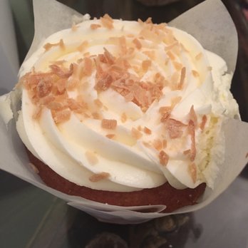 Funny Face Bakery - Coconut cupcake - Cupcakes Near Me - New York, New York
