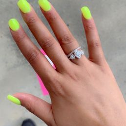 Glow in the dark SMS dipped natural nails.