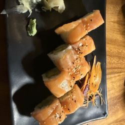 Asia Caribe - Salmon Roll