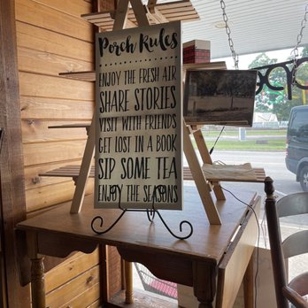 Mom's Front Porch - a wooden easer with a sign on it - Desserts Near Me - Luling, Texas