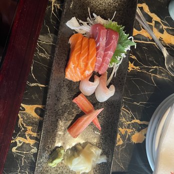 Kumo 27 - Sushi Bars Near Me - Kendall Park, New Jersey