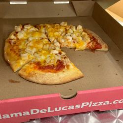 Mama Deluca’s - No box for a small pizza ‍