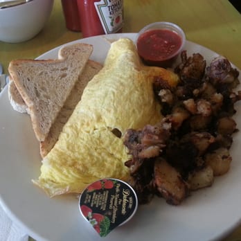 The Bongo Room - Chorizo, Avocado and Potato Omelette - New American Near Me - Chicago, Illinois