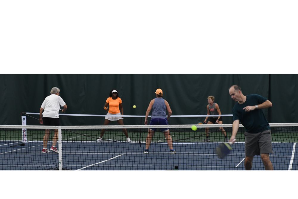 NORTHLAND RACQUET CLUB Updated October 2024 306 Tennis Ct, Kansas