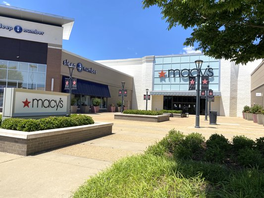 Cross Creek Mall by null