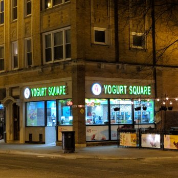 Market Square - Yogurt: Outside - Ice Cream & Frozen Yogurt Near Me - Chicago, Illinois
