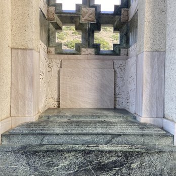 Wrigley Memorial & Botanic Garden - mausoleum (was buried here a short time) - Botanical Gardens Near Me - Avalon, California Wrigley Memorial & Botanic Garden - mausoleum (was buried here a short time) - Botanical Gardens Near Me - Avalon, California