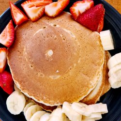 Little Purity - Pancakes with strawberries and bananas