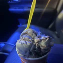 Cary Dairy Ice Cream Café - The ice cream that I got was really good all three different scoops of flavor flavors.