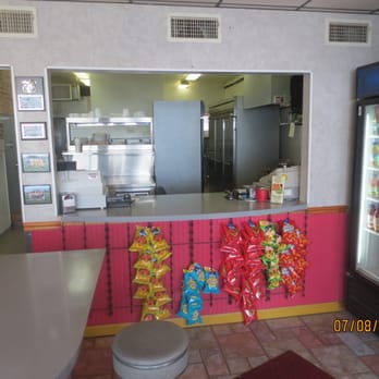 Newington Pizza Restaurant - counter - Pizza Near Me - Newington, Connecticut Newington Pizza Restaurant - counter - Pizza Near Me - Newington, Connecticut