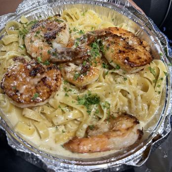 Pasta Bowls - Shrimp Alfredo Fettuccine - Italian Near Me - Bakersfield, California