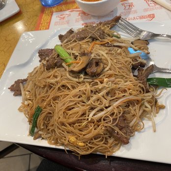 Pho Xe Lua Viet Thai Restaurant - 140. Stir-Fried Vermicelli with Beef - Vietnamese Near Me - Philadelphia, Pennsylvania Pho Xe Lua Viet Thai Restaurant - 140. Stir-Fried Vermicelli with Beef - Vietnamese Near Me - Philadelphia, Pennsylvania