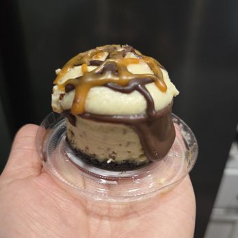 Tease Cakes by Francesca - Mini chocolate caramel cheesecake - Desserts Near Me Tease Cakes by Francesca - Mini chocolate caramel cheesecake - Desserts Near Me
