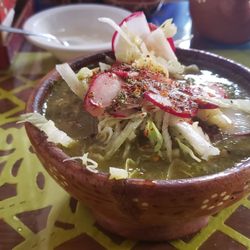 Pozoleria los Manzanos - Pozole verde de Pollo