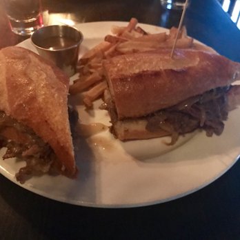 Jerry's Bar - French Dip Sandwich - Cocktail Bars Near Me - Philadelphia, Pennsylvania