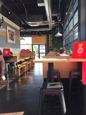 M Burger by null