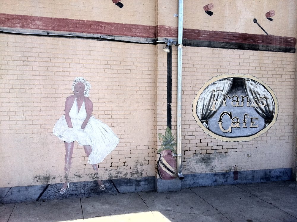 Frank's Cafe — Mexican restaurant in Hebbronville