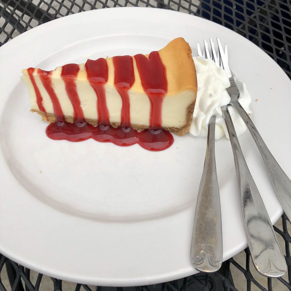 Dawsons On Main - Raspberry cheesecake - American Near Me - Indianapolis, Indiana