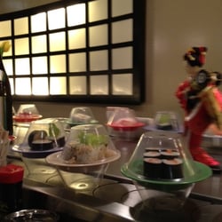 Shogun Sushi & Noodle Bar - Sushi conveyor belt