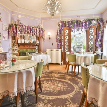 Mathis House - dining room with tables and chairs - Bed & Breakfast Near Me - Toms River, New Jersey Mathis House - dining room with tables and chairs - Bed & Breakfast Near Me - Toms River, New Jersey