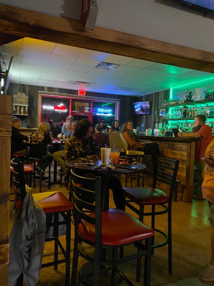 The Watering Hole at Hochatown Logo