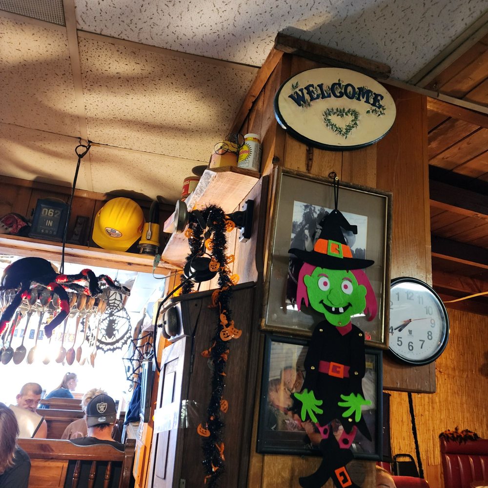 Cricket Country Kitchen - Breakfast & Brunch Near Me - Sacramento, California Cricket Country Kitchen - Breakfast & Brunch Near Me - Sacramento, California