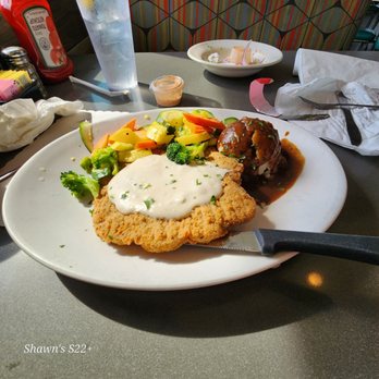 Metro Cafe Diner - Country Fried Steak - Diners Near Me - Stone  Mountain, Georgia