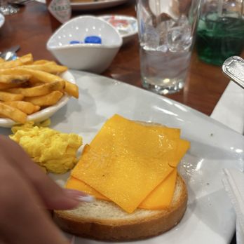 Broken Yolk Cafe - Breakfast & Brunch Near Me - La Quinta, California Broken Yolk Cafe - Breakfast & Brunch Near Me - La Quinta, California