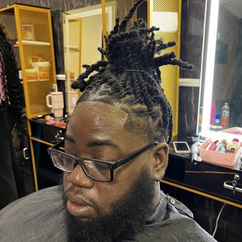 Daze Past - Retwist and taper cut - Hair Stylists Near Me - West Palm Beach, Florida Daze Past - Retwist and taper cut - Hair Stylists Near Me - West Palm Beach, Florida