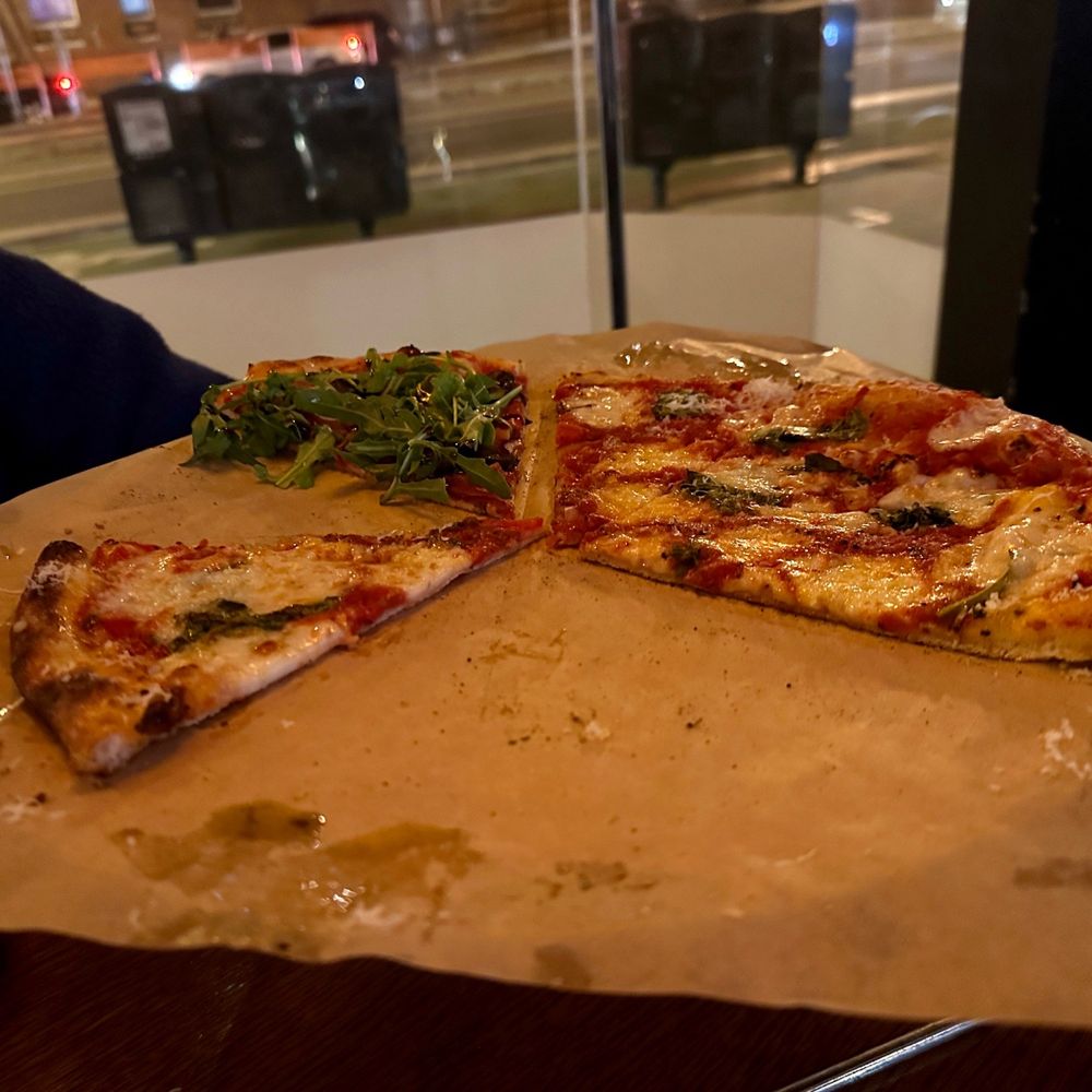 Took the picture in time before it was all gone! (Margherita Pizza) Took the picture in time before it was all gone! (Margherita Pizza)