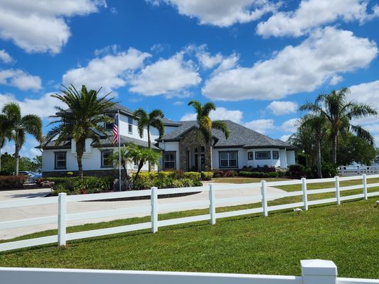 Blitz Roofing & Construction Logo