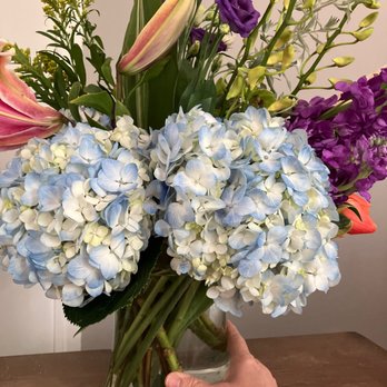 DLN Floral Creations - Florists Near Me - Naperville, Illinois