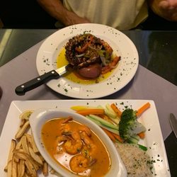 Inner Bay Cafe & Grille - Grilled octopus and Shrimp Moçambique