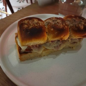 Stretch Pizza - Pull Pull-apart meatball sliders - Pizza Near Me - New York, New York
