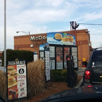 McDonald's - Double lane drive thru - Burgers Near Me - Chicago, Illinois McDonald's - Double lane drive thru - Burgers Near Me - Chicago, Illinois