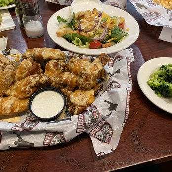 Baumhower's Victory Grille - Large wings - Sports Bars Near Me - Mobile, Alabama