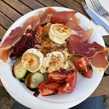 Can Sallent - Goat cheese salad - Mediterranean Near Me - Rupit, B