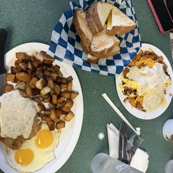 Carlo's Diner - views!!! - American Near Me - Ocoee, Florida