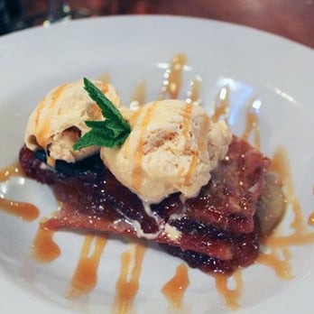 Kip's Irish Pub - Apple cobbler - Irish Near Me - St Louis Park, Minnesota