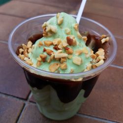 麥當勞 - Need one of those matcha sundaes before skipping town
