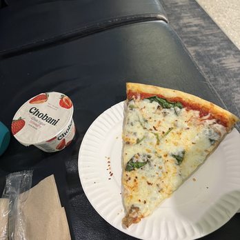 Famous Famiglia - Mushroom and spinach pizza - Pizza Near Me - Sacramento, California Famous Famiglia - Mushroom and spinach pizza - Pizza Near Me - Sacramento, California
