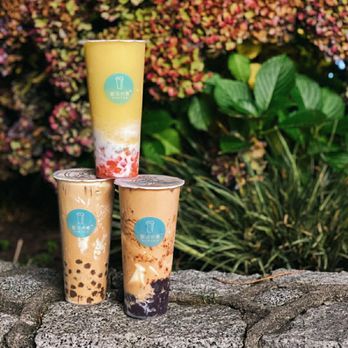 Suntea - strawberry & mango slush with coconut milk, brulee boba milk tea (large $6) and purple sticky rice tofu jelly milk tea (large $6.30) - Bubble Tea Near Me - Burnaby, British Columbia