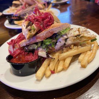 Baracoa Cuban Restaurant - Pargo Sandwich - Cuban Near Me - Palmdale, California