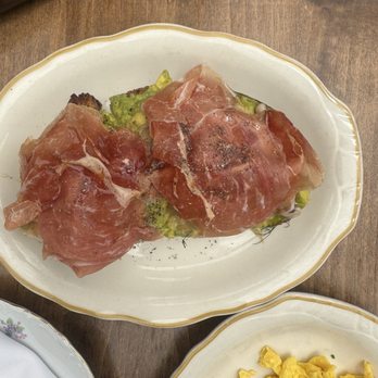 Hatchet Hall - Avocado toast and scrambled eggs - Cocktail Bars Near Me - Los Angeles, California