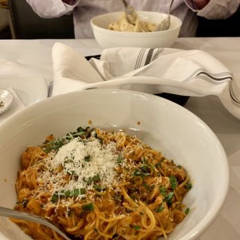 Amore! Italian Kitchen - Chicken Strabiliante Piatto and Fettuccine Alfredo - Italian Near Me - Indianapolis, Indiana Amore! Italian Kitchen - Chicken Strabiliante Piatto and Fettuccine Alfredo - Italian Near Me - Indianapolis, Indiana