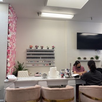 Painted Petals Nails & Spa - Nail Salons Near Me - Sonoma, California