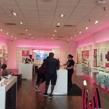 T-Mobile - 9/4/22. The Pink looks great. - Mobile Phones Near Me - Fairfax, Virginia