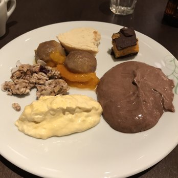 tibits - Auswahl verschiedener Desserts - Vegan Near Me - St. Gallen, SG