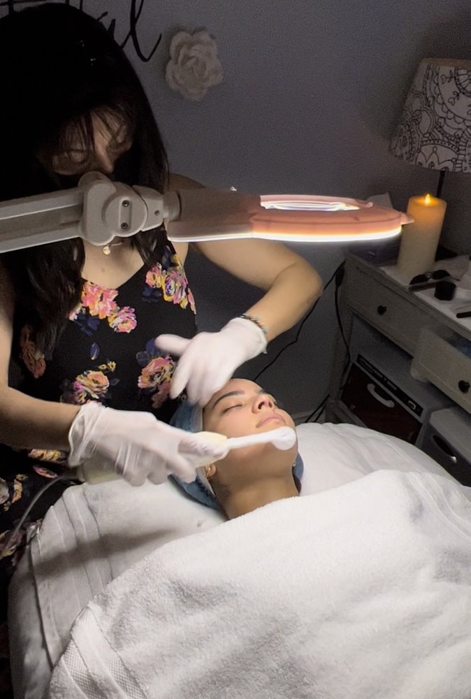 Radiant Skin by Gigi Logo