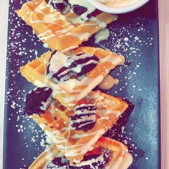 D Spot Dessert Cafe - Desserts Near Me - Mississauga, Ontario